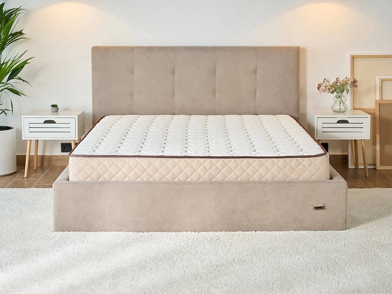 Матрац для ліжка великий